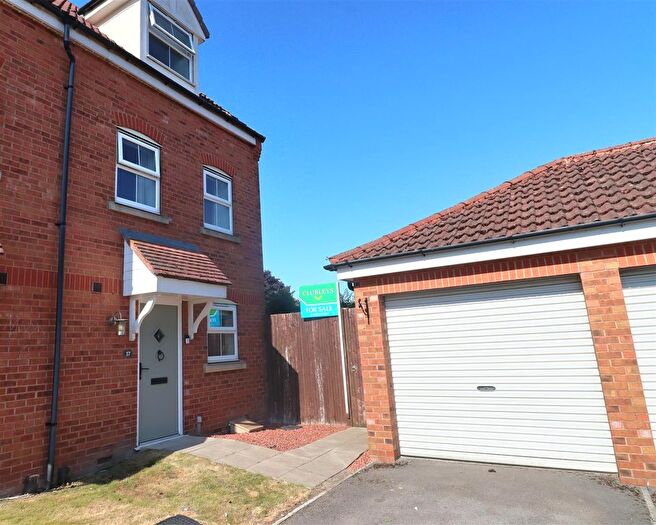 3 Bedroom Semi-Detached House For Sale In Kings Court, Market Weighton, York, YO43