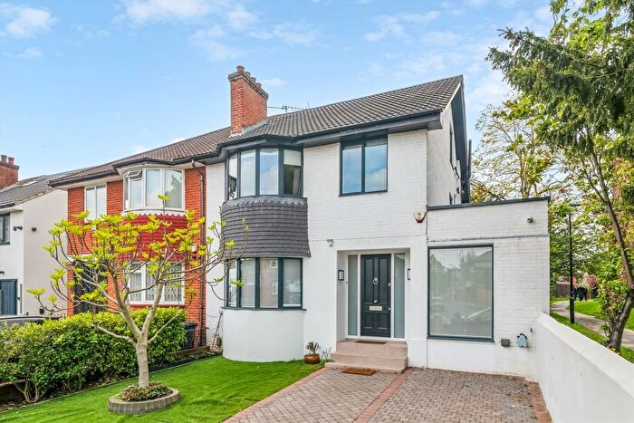 4 Bedroom Property For Sale In Friars Place Lane, Acton, W3