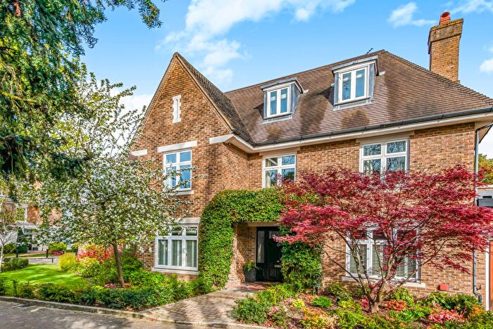 5 Bedroom Detached House For Sale In Chalmers Way, Twickenham, TW1