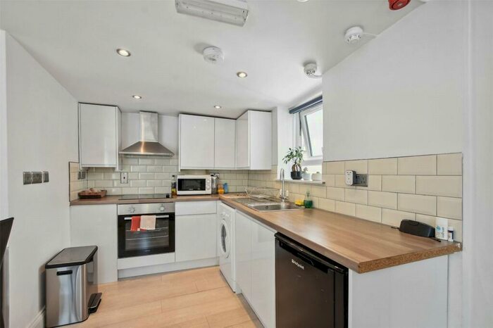 Apartment To Rent In Sandringham Road, London, E8