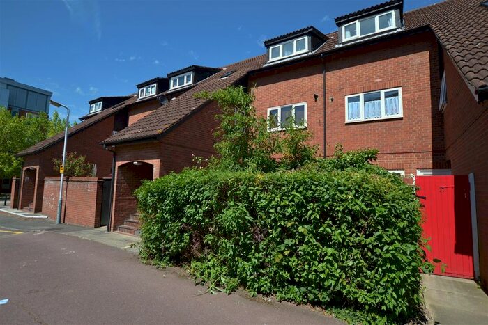 1 Bedroom Flat To Rent In Penrith Close, Uxbridge, UB8
