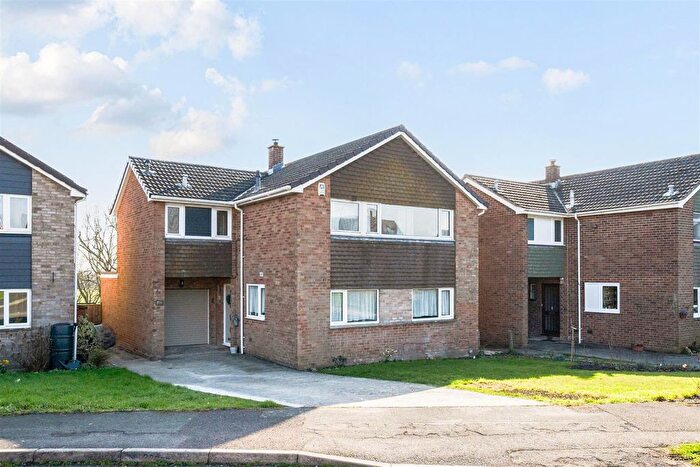 4 Bedroom Detached House For Sale In Avon Road, Devizes, SN10