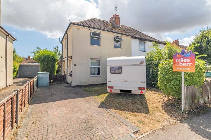 3 Bedroom Semi-Detached House For Sale In Kings Road, Aylesham, Canterbury, Kent, CT3