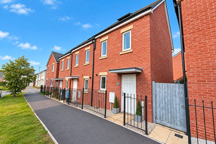 3 Bedroom End Terrace House For Sale In Kingfisher Drive, Yeovil, BA22
