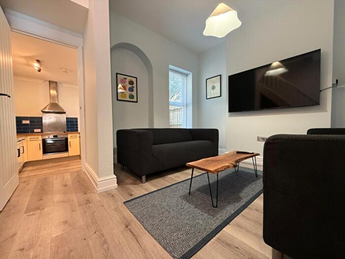 4 Bedroom End Of Terrace House To Rent In Allensbank Crescent, Heath, CF14