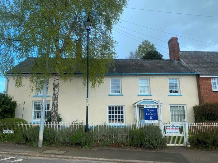 3 Bedroom Semi-Detached House For Sale In Four Ash Street, Usk, NP15