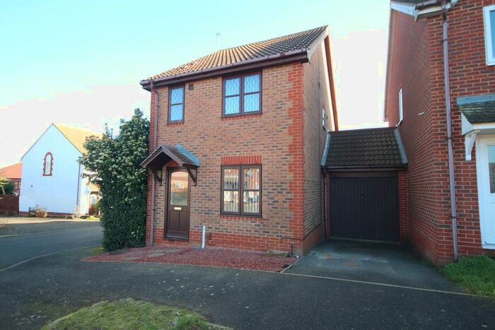3 Bedroom Property To Rent In Hedgely Court, Northampton, NN4