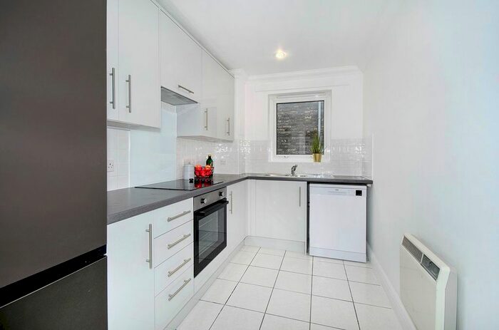 2 Bedroom Flat To Rent In Campbell Road, London, E3