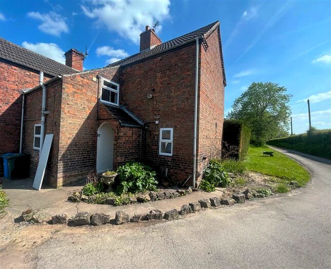 2 Bedroom Cottage To Rent In Serlby, Doncaster, DN10