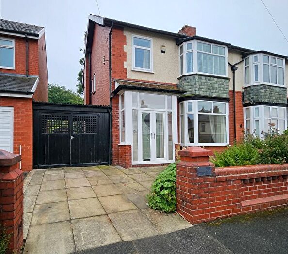 3 Bedroom Semi-Detached House For Sale In Thornton Avenue, Bolton, BL1