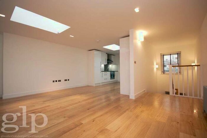 2 Bedroom Flat To Rent In Catherine Street, Covent Garden, WC2B