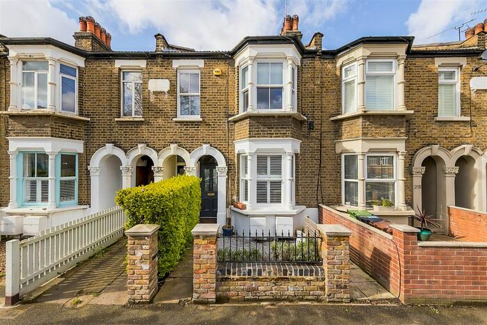 2 Bedroom Flat To Rent In Francis Road, London, E10