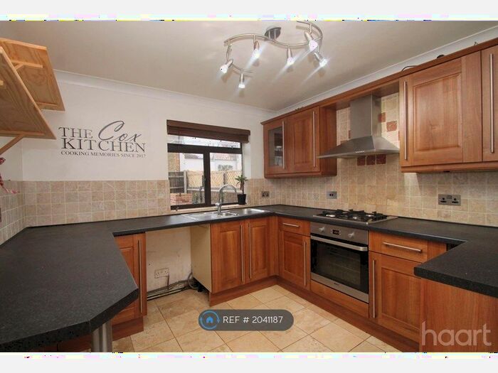 2 Bedroom Flat To Rent In Boulevard Court, Southend On Sea, SS2