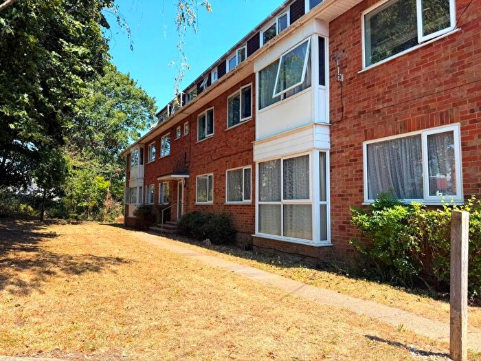 2 Bedroom Flat To Rent In Spring Road, Sholing, Southampton, Hampshire, SO19