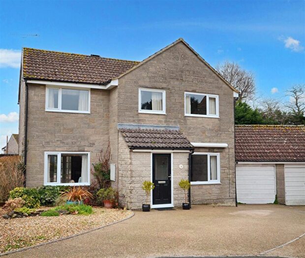 4 Bedroom Detached House For Sale In St. Nicholas Close, Henstridge, Templecombe, BA8