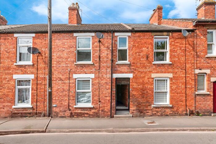 3 Bedroom Terraced House For Sale In Redcross Street, Grantham, NG31