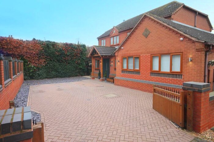 5 Bedroom Detached House To Rent In Chatsworth, Tamworth, B79