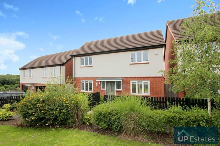 3 Bedroom Detached House To Rent In Edinburgh Road, Nuneaton, CV10