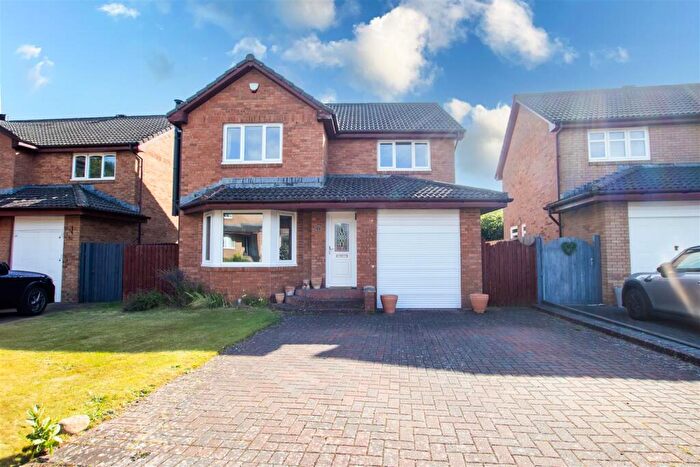 3 Bedroom Detached House For Sale In Kaims Court, Livingston Village, EH54