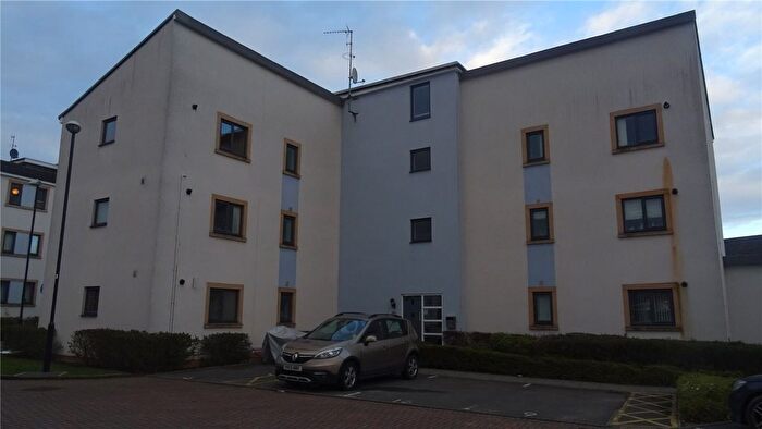 2 Bedroom Flat To Rent In Coldstream Court, Stoke, Coventry, CV3