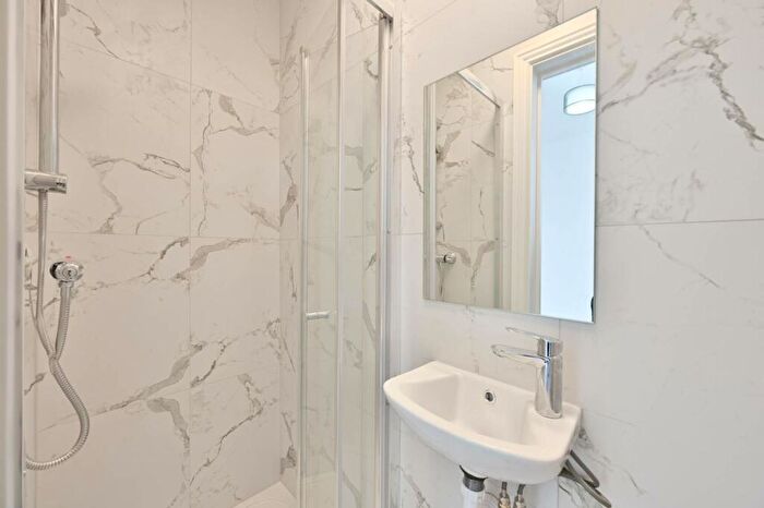 Studio To Rent In Mora Road, Cricklewood, London, NW2