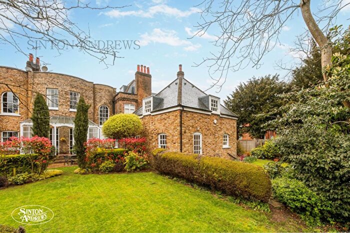 2 Bedroom Flat For Sale In Flat, St Raphaels House, Mattock Lane, Ealing, W5