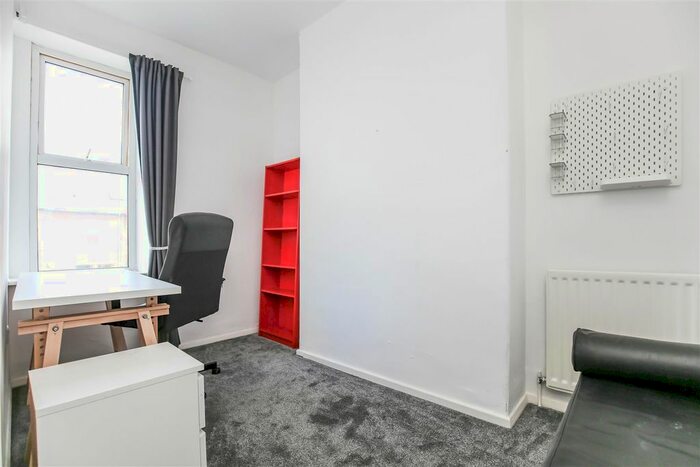 5 Bedroom Terraced House To Rent In Chillingham Road, Heaton, Newcastle Upon Tyne, NE6