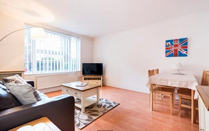 2 Bedroom Flat To Rent In Rosemoor Street, Chelsea, London, SW3