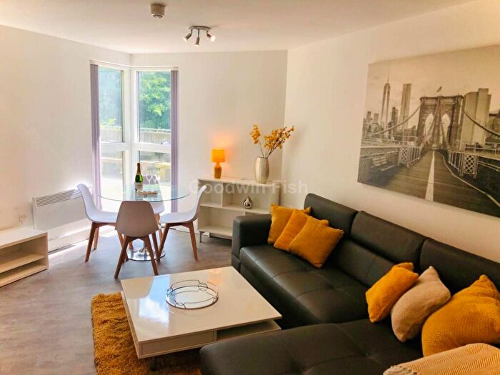 2 Bedroom Apartment To Rent In Water Street, Manchester, M3