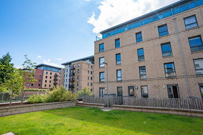 2 Bedroom Flat To Rent In Handyside Place, Gorgie, Edinburgh, EH11
