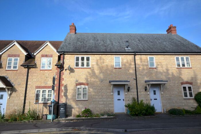 2 Bedroom Terraced House To Rent In High Street, Wincanton, BA9