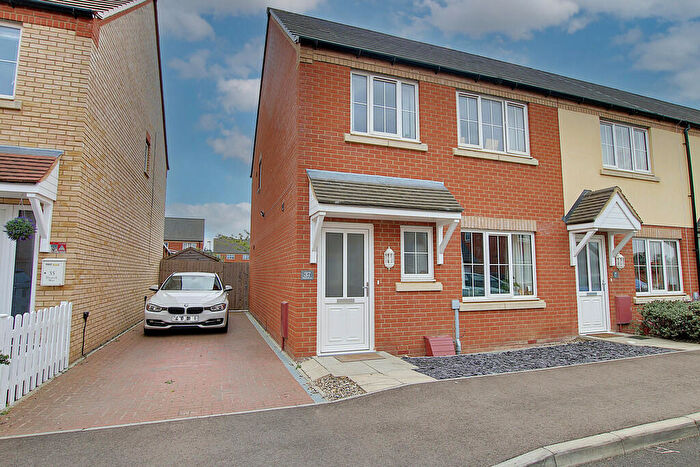3 Bedroom End Of Terrace House For Sale In Bluebell Way, March, PE15