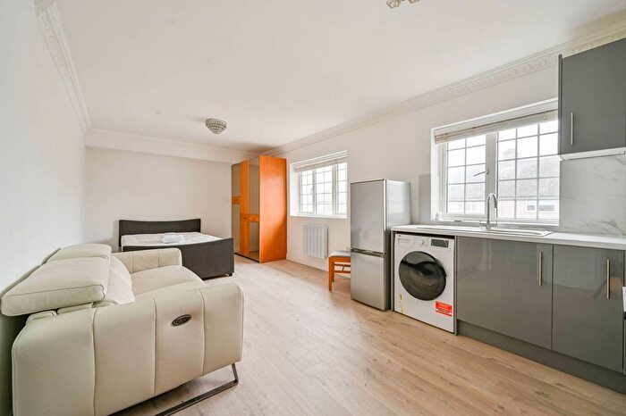 Studio To Rent In Canada Road, Acton, London, W3