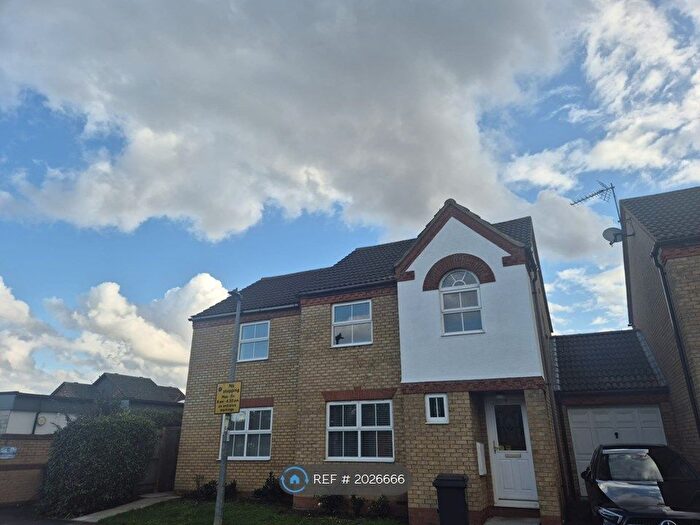 5 Bedroom Detached House To Rent In Hawk Drive, Sandy, SG19