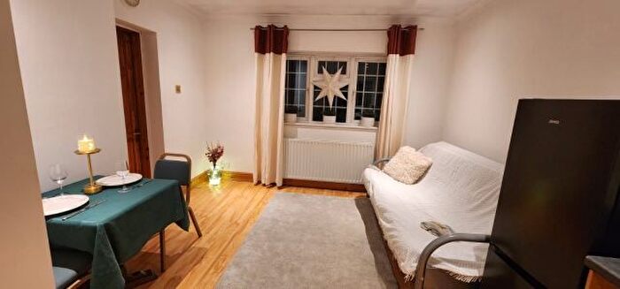 1 Bedroom Flat To Rent In Currey Road, Greenford, UB6