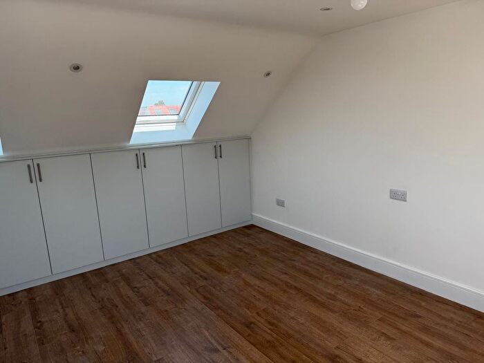 6 Bedroom Semi-Detached House To Rent In Durham Avenue, Hounslow, TW5