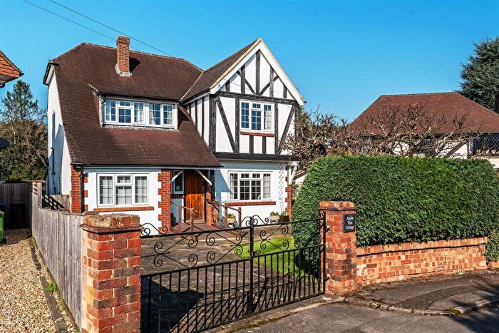 4 Bedroom Detached House For Sale In Rectory Cloe, Ashtead, KT21