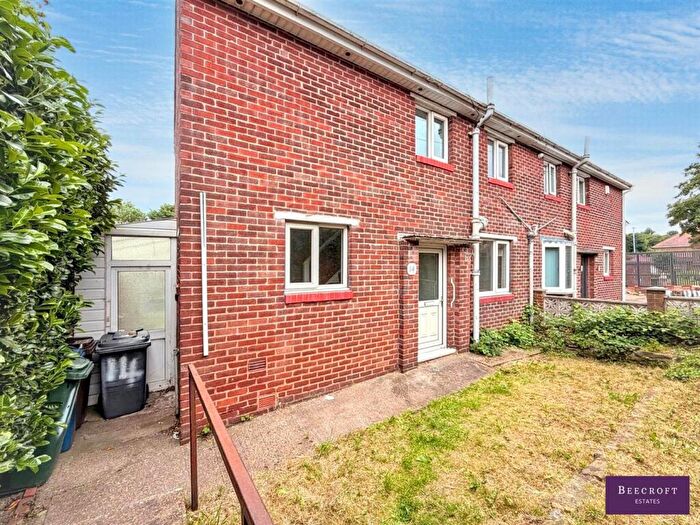 2 Bedroom Semi-Detached House For Sale In Edinburgh Road, Hoyland, Barnsley, S74