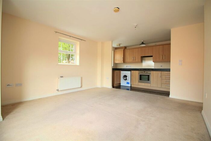 2 Bedroom Flat To Rent In High Main Drive, Bestwood Village, Nottingham, NG6