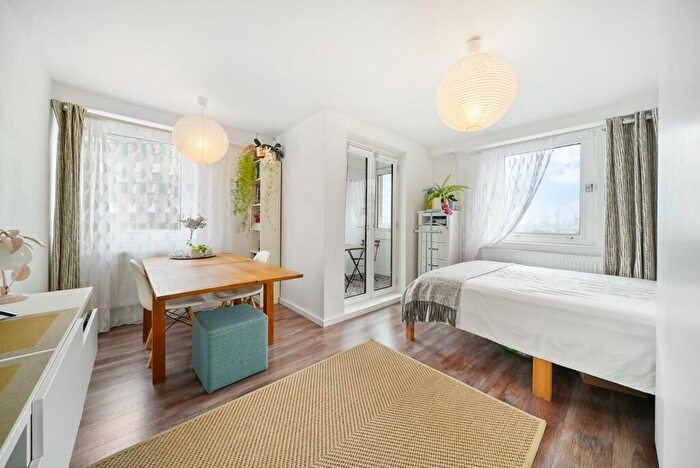 2 Bedroom Apartment To Rent In Mace Street, London, E2