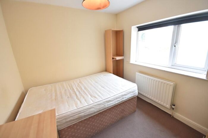 6 Bedroom Semi Detached House To Rent In Stoughton Road, Guildford, GU1