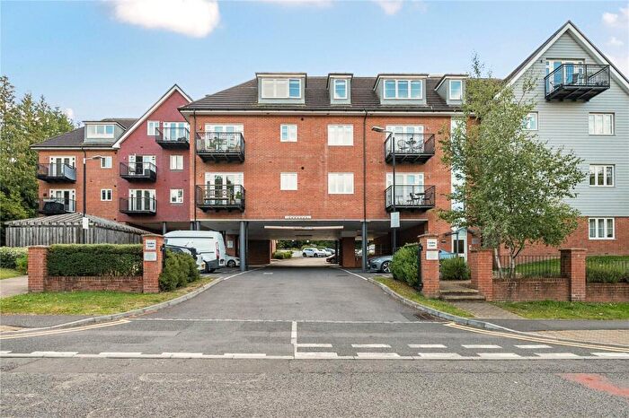 2 Bedroom Apartment For Sale In Cardew Court, Crowthorne Road, Bracknell, RG12
