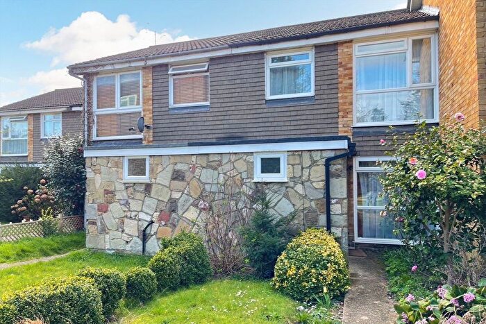 3 Bedroom Terraced House For Sale In Spencer Road, Isleworth, TW7