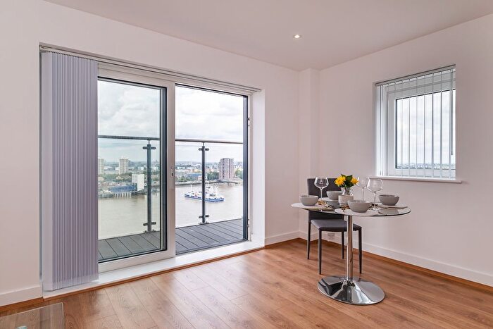 1 Bedroom Flat To Rent In Mast Quay, London, SE18