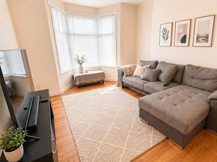 2 Bedroom Property To Rent In Bright Town House, London Docklands, E16