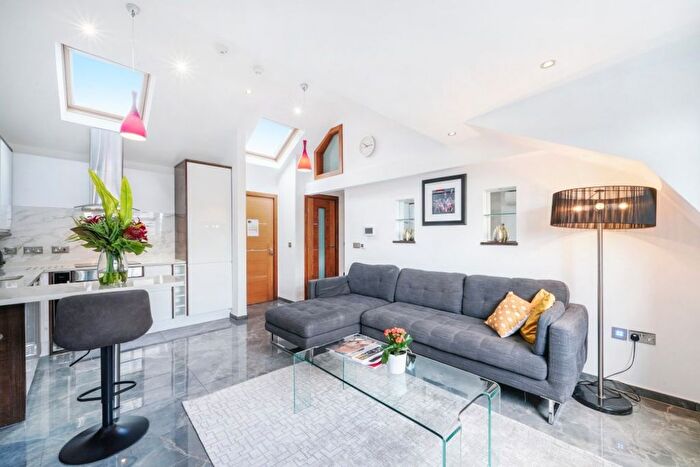 1 Bedroom Flat To Rent In Gloucester Place, London, W1U