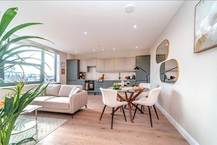 1 Bedroom Flat To Rent In St. Cuthberts Street, Bedford, Bedfordshire, MK40