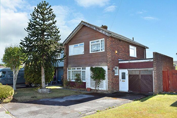 4 Bedroom Detached House For Sale In Pinewood Road, Hordle, Lymington, SO41