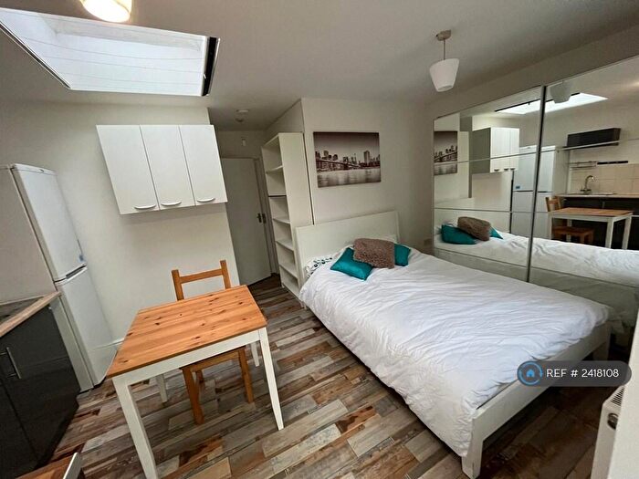 Studio To Rent In Edgware, Edgware, HA8