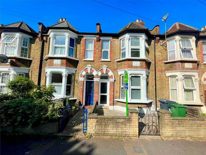 3 Bedroom Detached House To Rent In Somerset Road, Walthamstow, London, E17